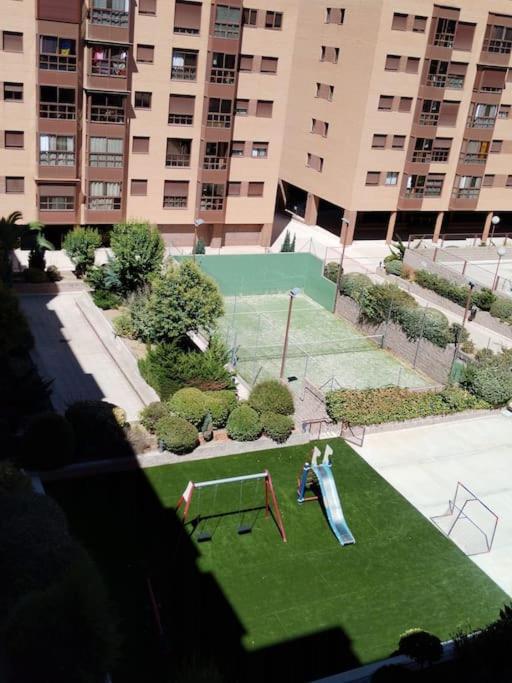 Ferienwohnung Madrid Wanda Aeropuerto Ifema Plenilunio Dy Exterior foto